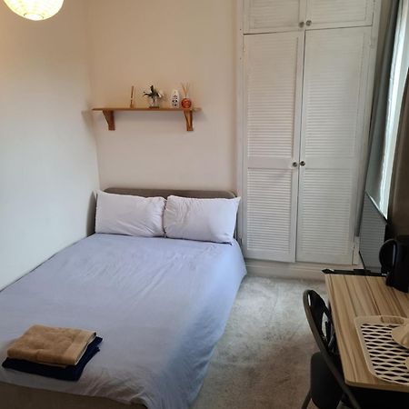 A Private & Beautiful Bedroom With Shared Bathroom In The Heart Of Борнмут Екстер'єр фото