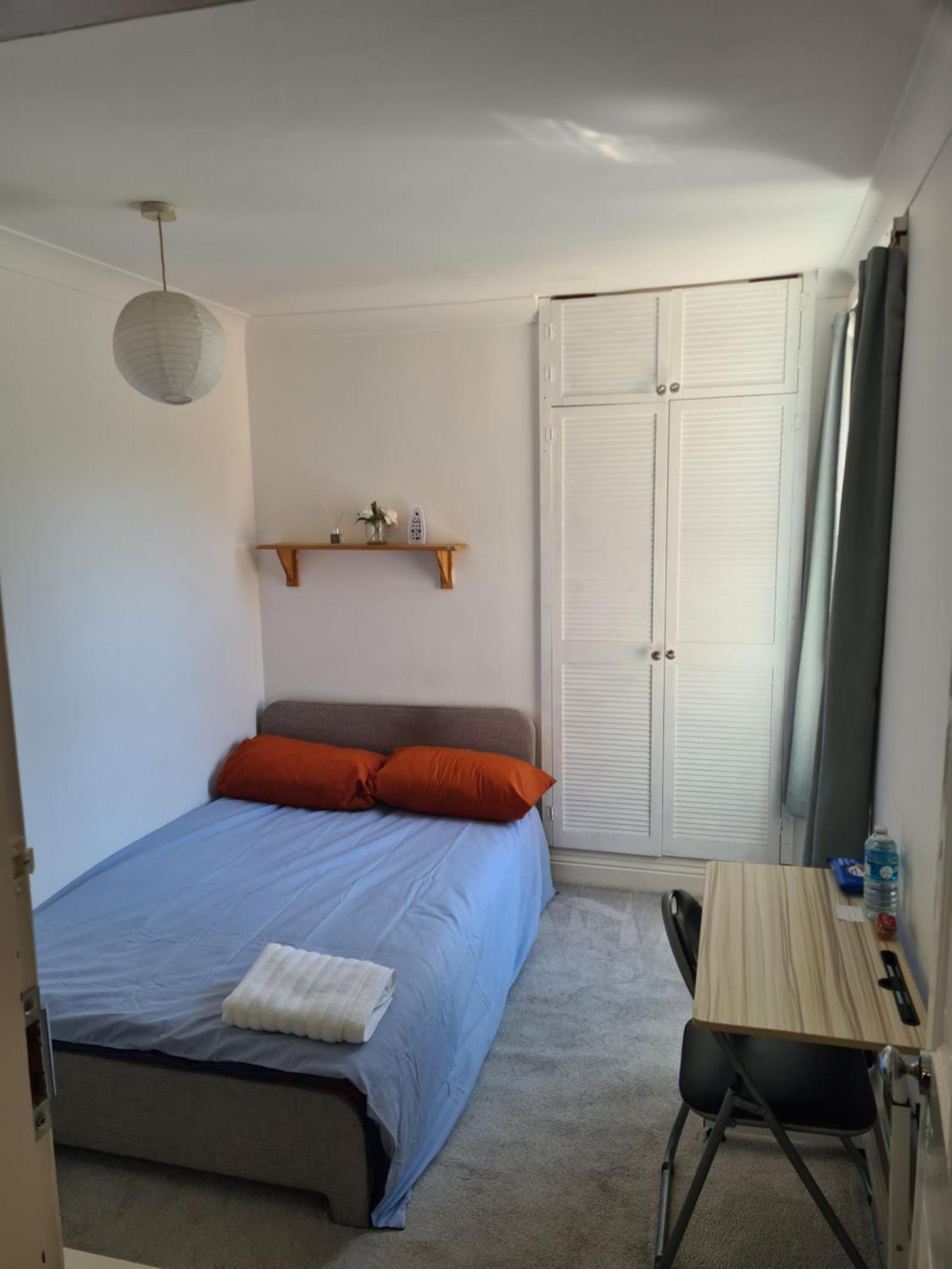 A Private & Beautiful Bedroom With Shared Bathroom In The Heart Of Борнмут Екстер'єр фото