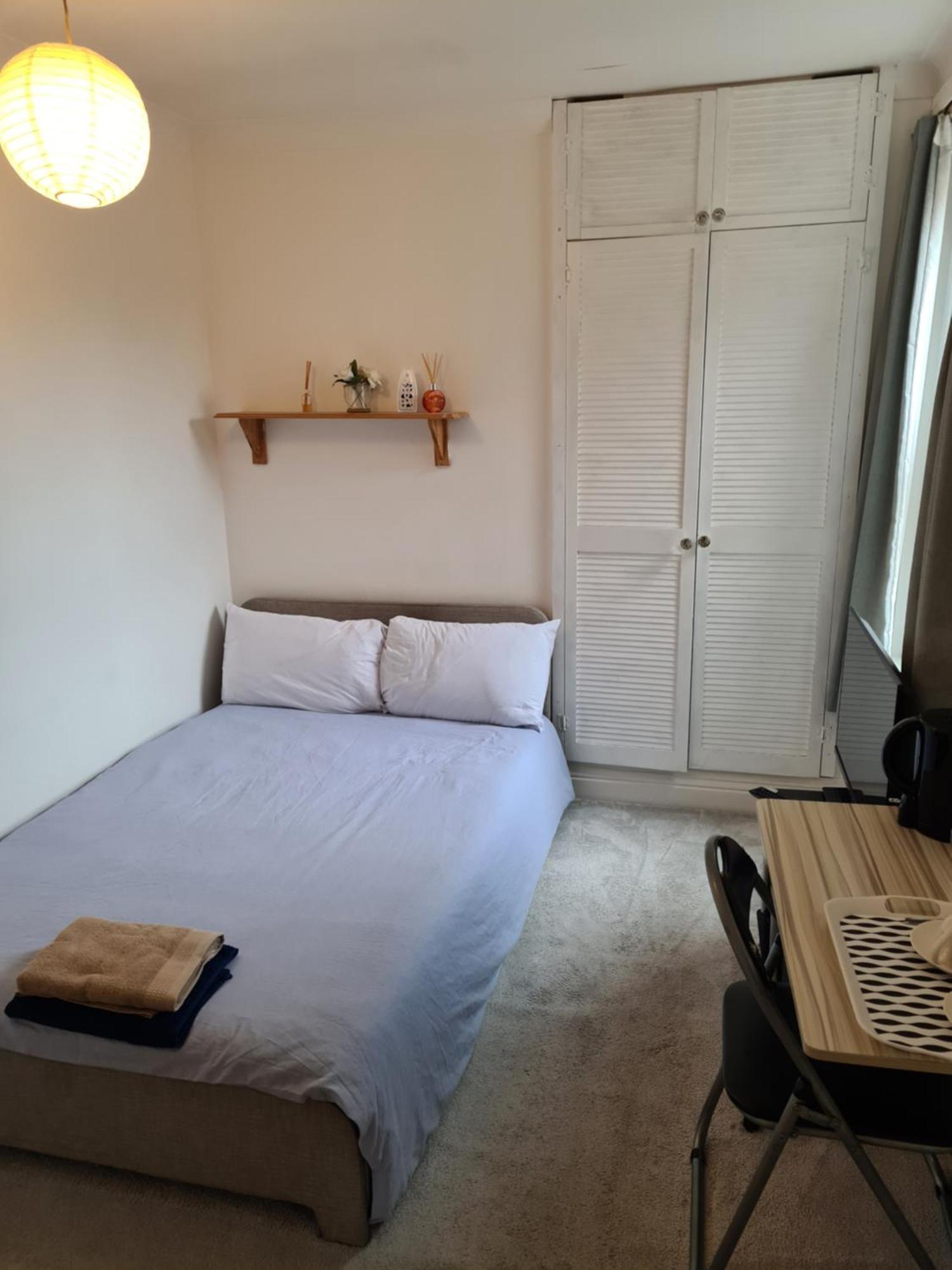 A Private & Beautiful Bedroom With Shared Bathroom In The Heart Of Борнмут Екстер'єр фото
