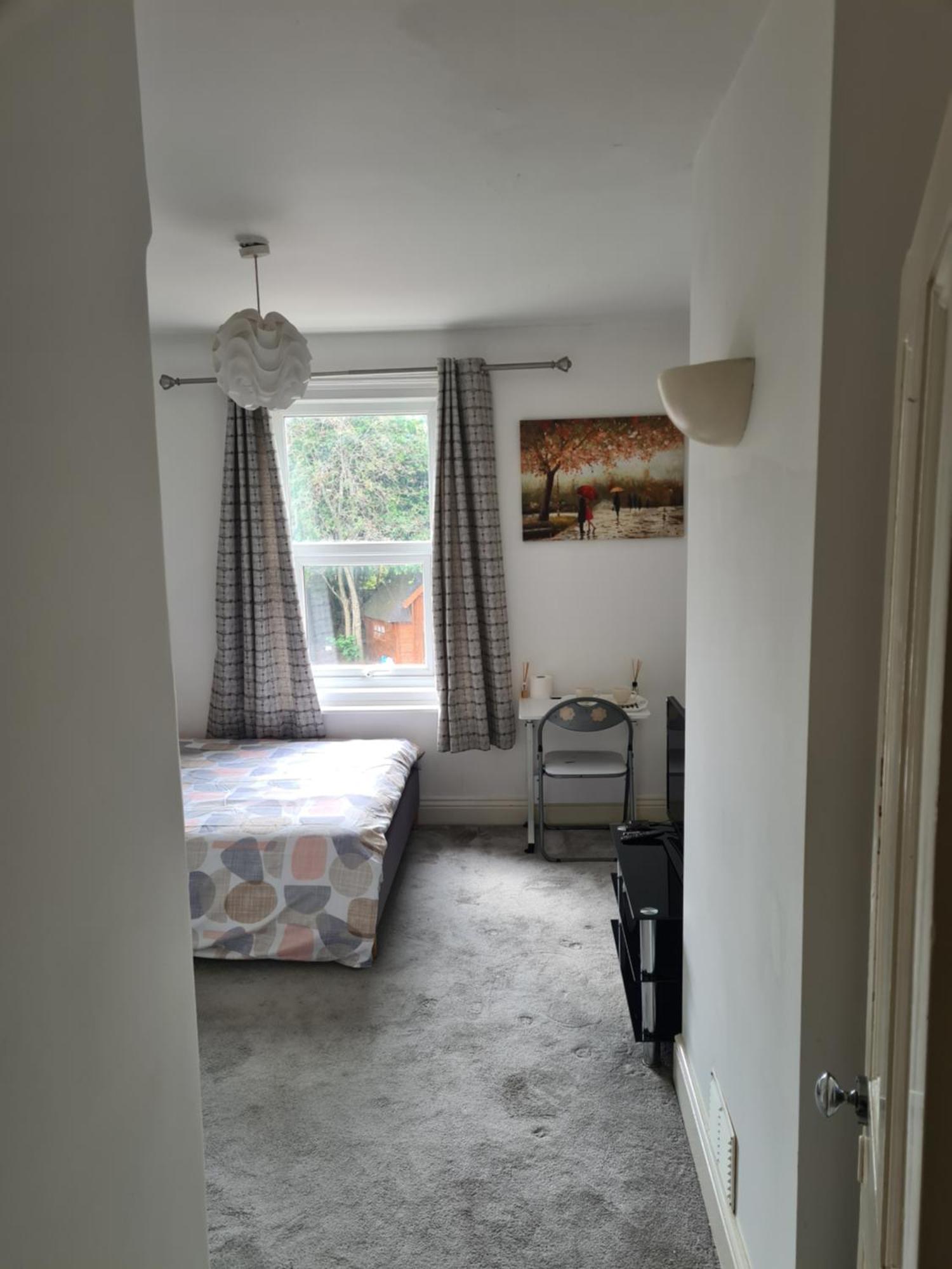 A Private & Beautiful Bedroom With Shared Bathroom In The Heart Of Борнмут Екстер'єр фото